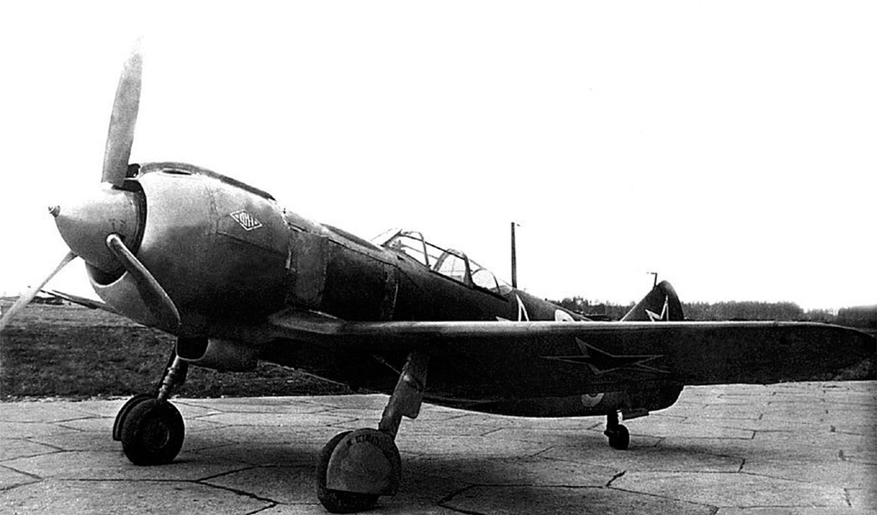 Ла-5ФН первых серий во время испытаний в НИИ ВВС 1943 год