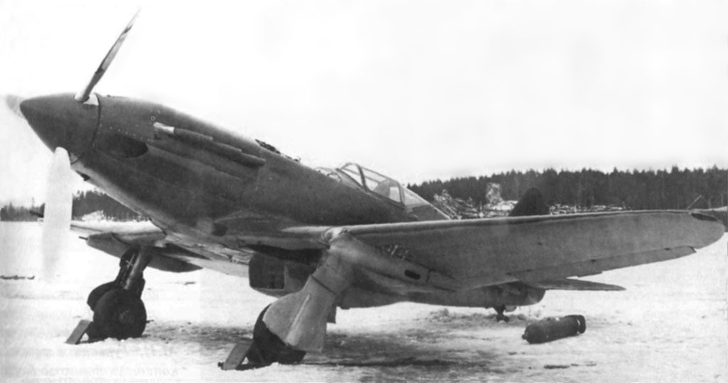МиГ-3 с двумя пулеметами БК под крылом