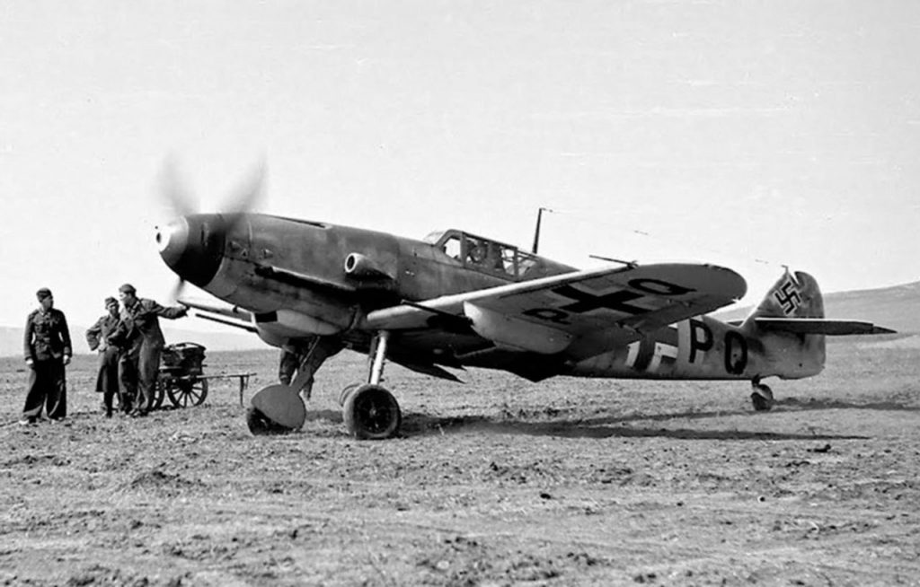 Messerschmitt Bf.109 G-4/R6 CU+PQ 13.(slov)/JG52 Анапа апрель 1943 года