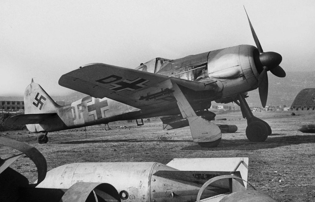 Focke-Wulf Fw.190 G-3 W.Nr 160043 DP+HQ III/SKG10
