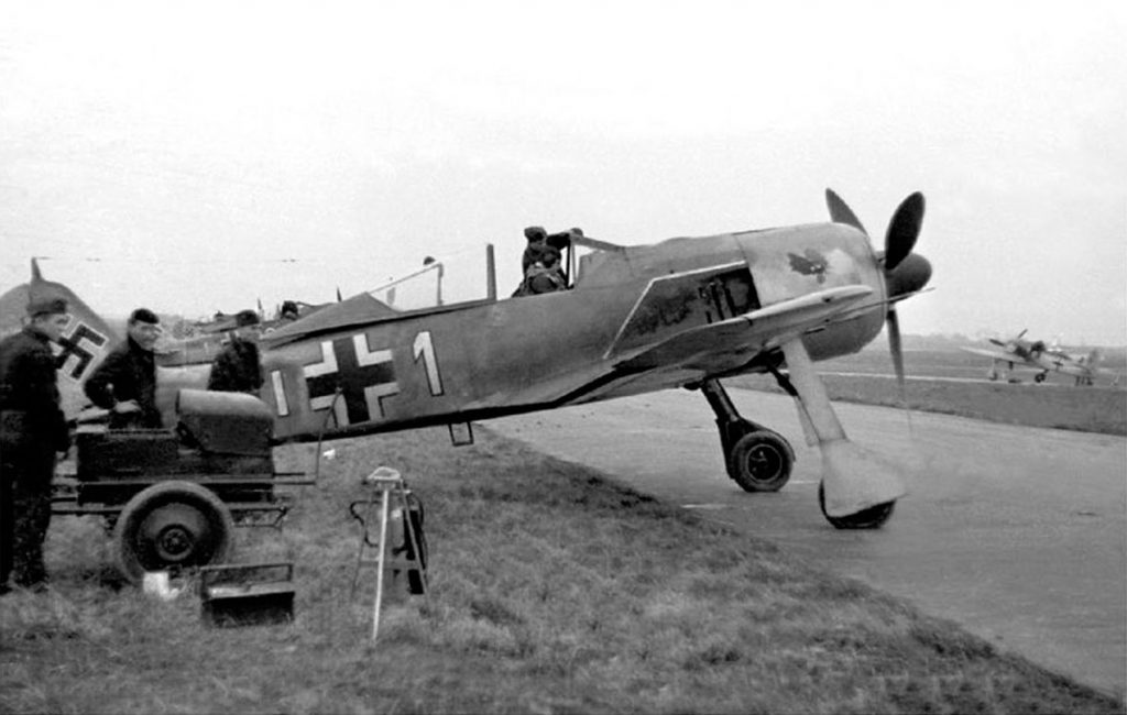 Focke-Wulf Fw.190 A-4 W.Nr 2413 Fw. Kurt Knappe 7./JG2, Vannes Франция, начало 1943 года