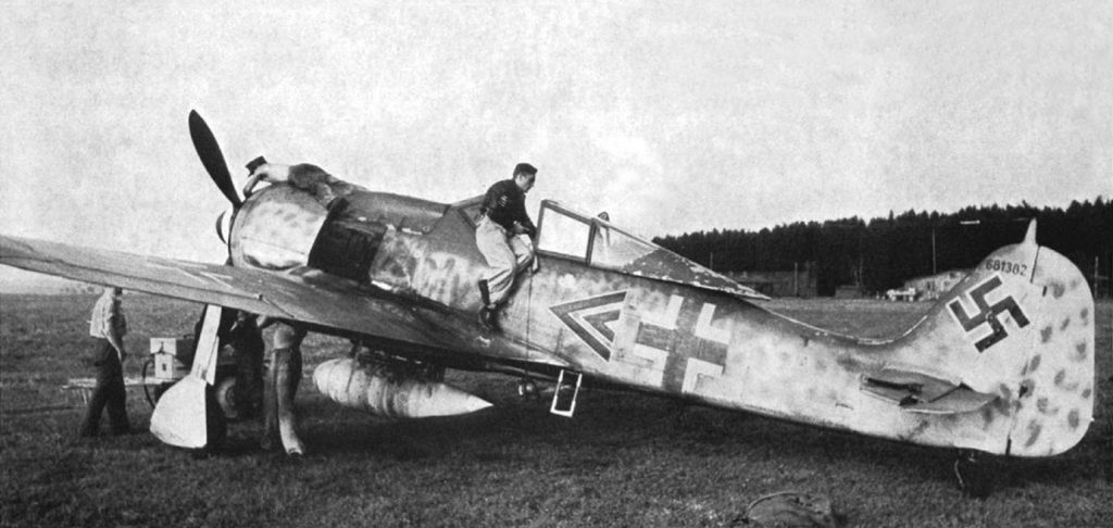 Focke-Wulf Fw.190 A-8 "Sturmböcke" W.Nr 681382 Hptm. Wilhelm Moritz IV(Sturm)/JG3 Schongau август 1944 г