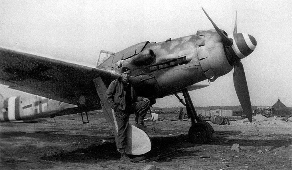 Focke-Wulf Fw.190 D-9 W.Nr 600151, самолет Gerhard Michalski, JG4, Frankfurt-Rein, 1945 год