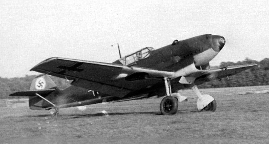Messerschmitt Bf.109 C-3 в крыле две MG-FF