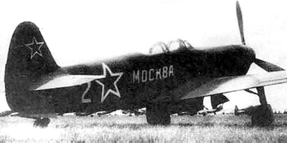 Як-9Л капитана Петрова И. И., командира 1-й эскадрильи "Москва" 168 ИАП