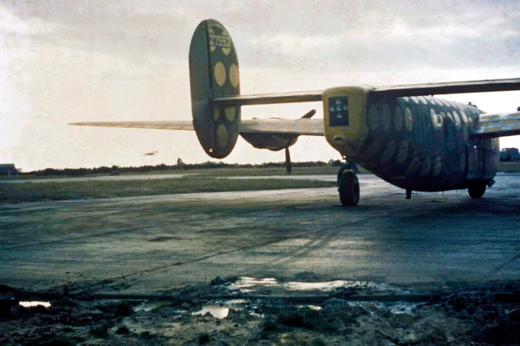 B-24H Liberator s/n 42-7552 “Lil Cookie” 489BG